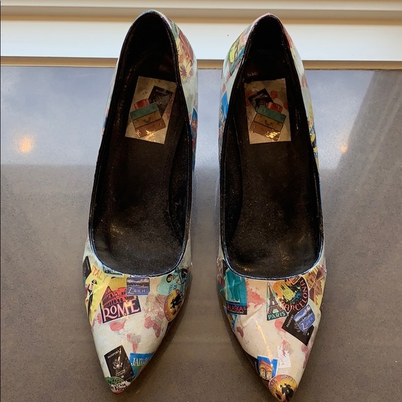 Shoes - Vintage Travel-decorated high heels size 8.5